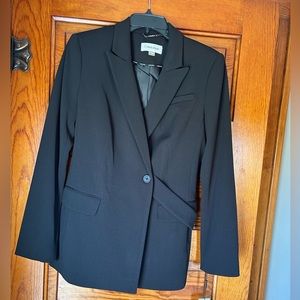 Women’s Calvin Klein lined suit coat.  Size 8.  Brand new with tags.